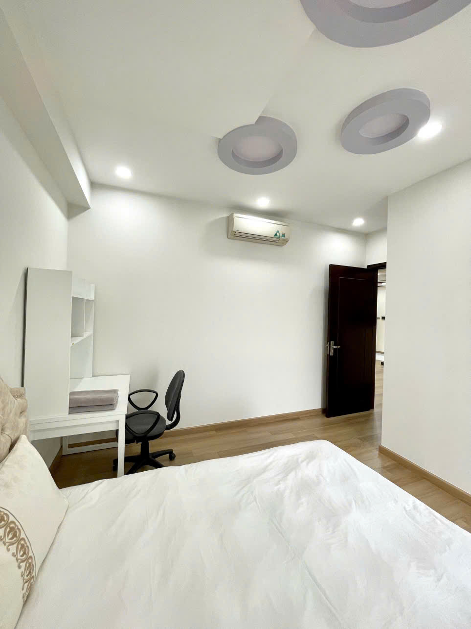 Cho thuê Homestay 4 Phòng Ngủ tại Times City